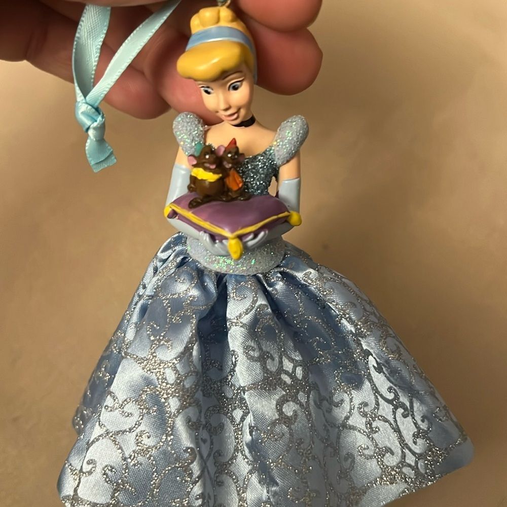 2016 SKETCHBOOK PRINCESS CINDERELLA CHRISTMAS ORNAMENT - Picture 7 of 8